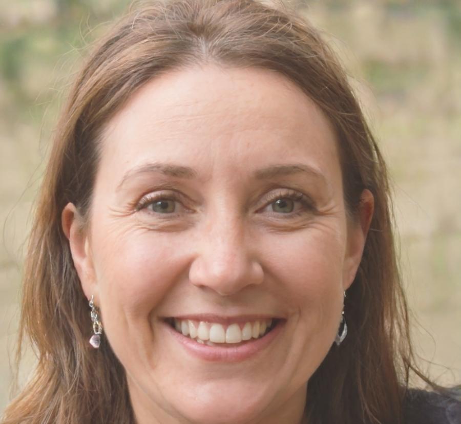 Elena Volkov, blockchain project manager with international experience